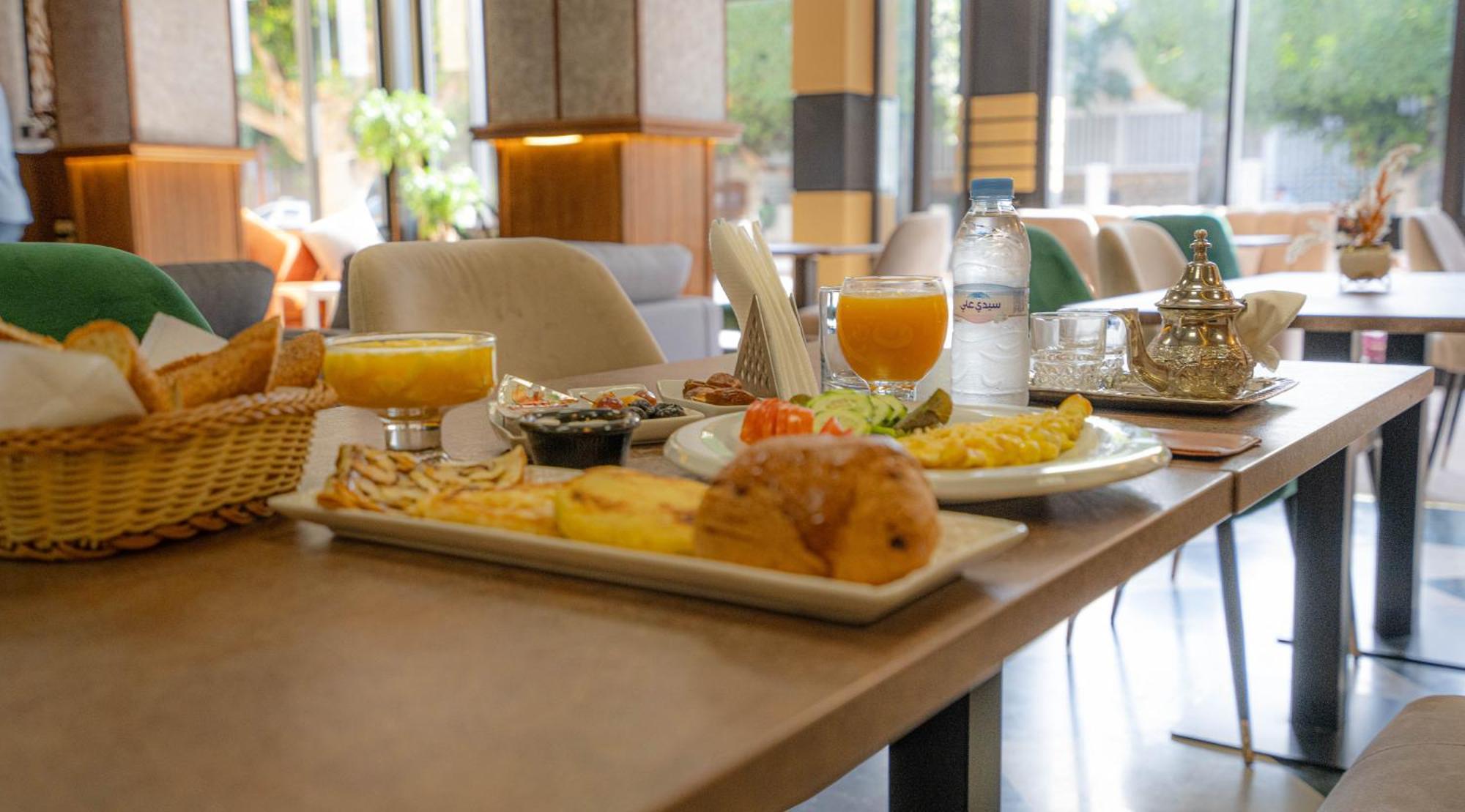 Razane Hotel القنيطرة المظهر الخارجي الصورة